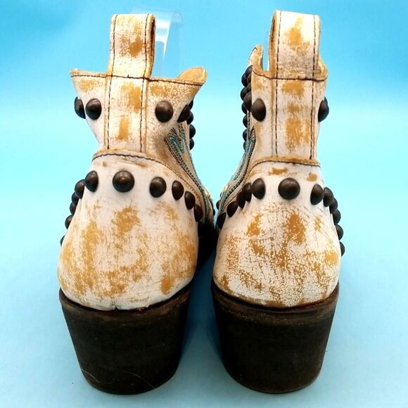 Circle G by Corral Leather Studded Pointed Toe Cowboy Ankle Boots - Size 8 - Picture 4 of 6